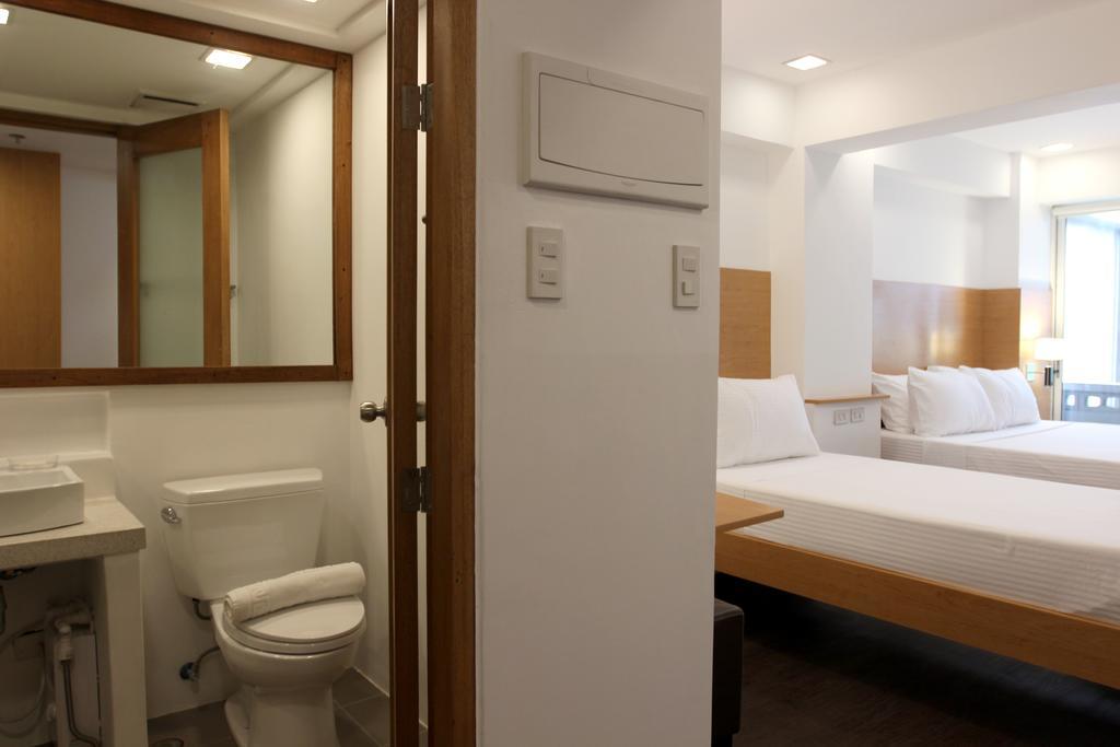 Brblock Boutique And Residences Makati City Rum bild