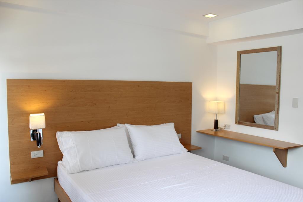 Brblock Boutique And Residences Makati City Rum bild