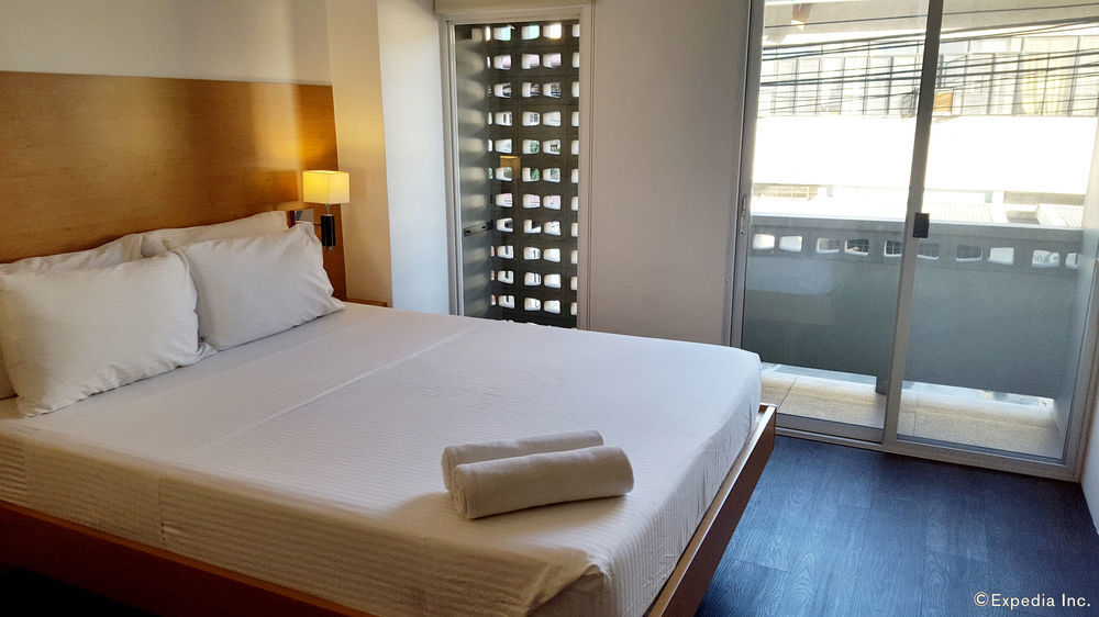 Brblock Boutique And Residences Makati City Exteriör bild
